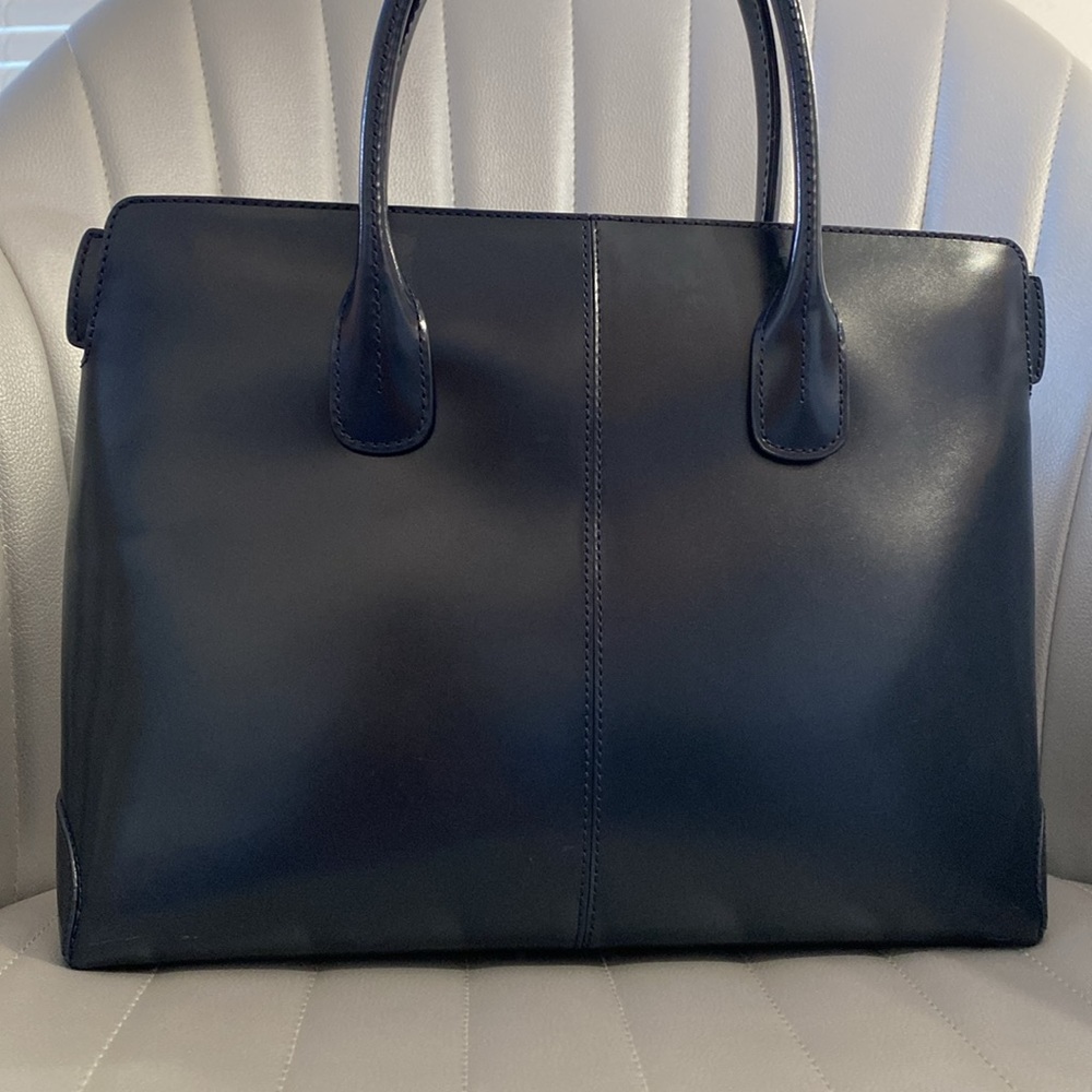 Tod’s Tote - Picture 9 of 15
